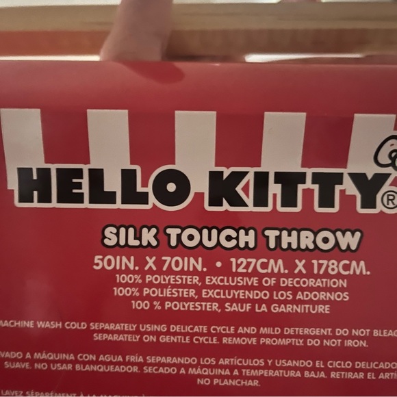 NWT Hello Kitty Christmas Silk Touch Throw Blanket - Picture 2 of 3